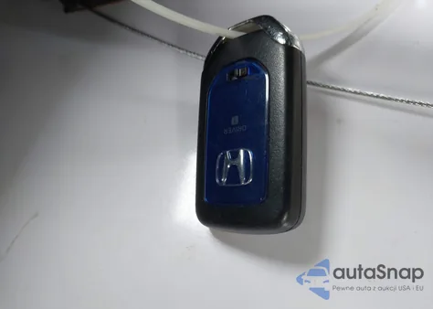 2018 Honda Clarity Plug-In Hybrid Touring из США, поврежденный, VIN JHMZC5F37JC009726